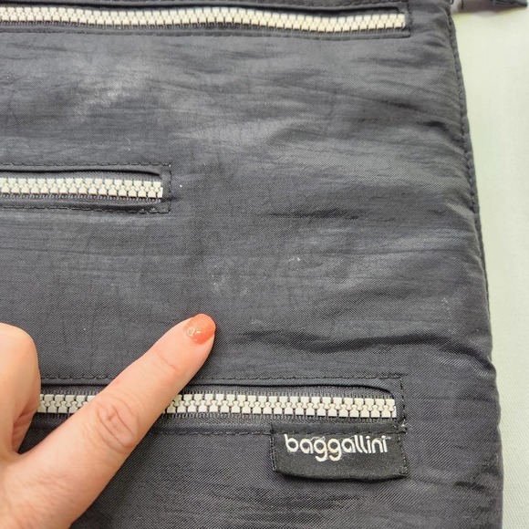 Baggallini Zipper Pocket Crossbody Black Adjustable Strap Lightweight Hobo Bag - Picture 9 of 9